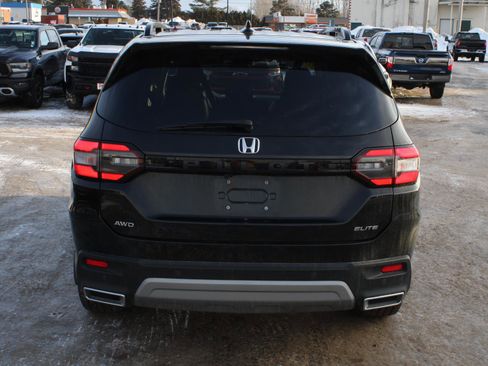 Used 2023 Honda Pilot Elite image 6