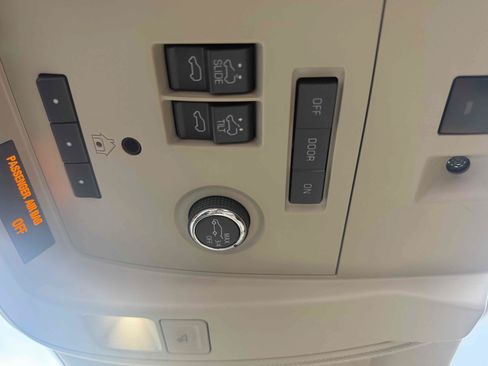 Used 2020 Cadillac Escalade ESV Luxury AWD/4WD image 35