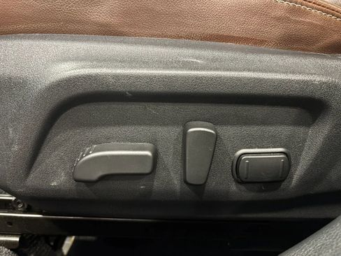 Used 2019 Subaru Outback 2.5i Touring AWD/4WD image 13