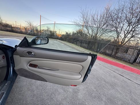 Used 2002 Jaguar XK8 Convertible image 12