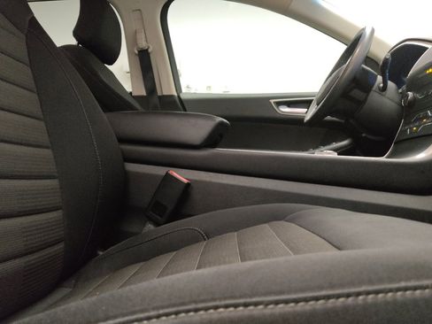 Used 2019 Ford Edge SEL FWD image 21