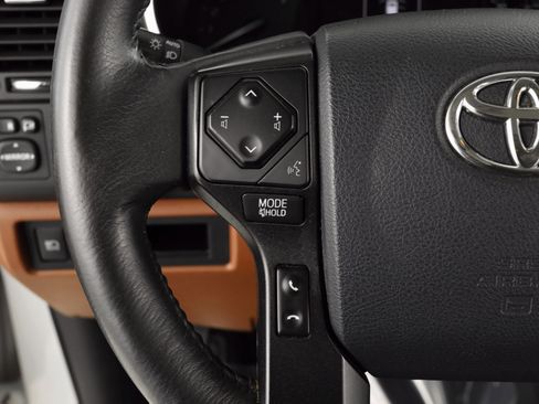 Used 2018 Toyota Sequoia Platinum image 42