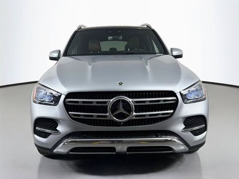Used 2025 Mercedes-Benz GLE 450e 4MATIC image 2