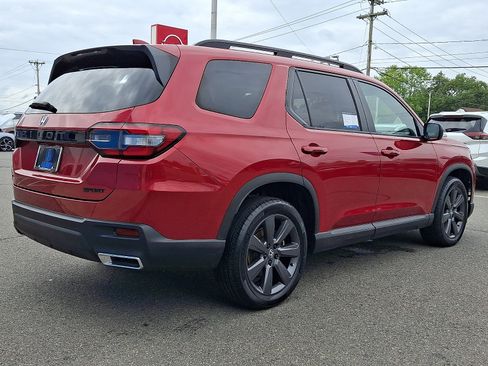 Used 2023 Honda Pilot Sport image 4