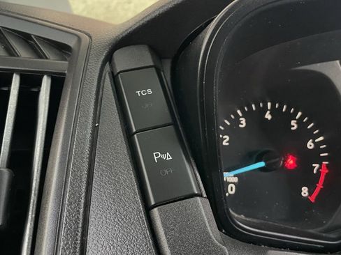 Used 2017 Ford Transit 150 XL image 30