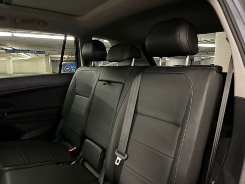 Used 2019 Volkswagen Tiguan SE w/ Panoramic Sunroof Package image 19