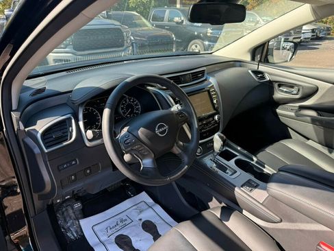 Used 2024 Nissan Murano SV w/ SV Midnight Edition Package image 3