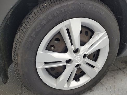 Used 2021 Nissan Kicks S image 31