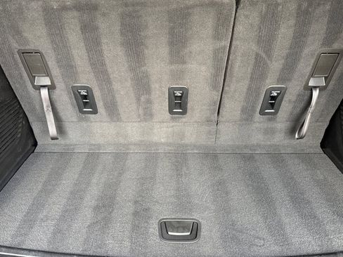 Used 2024 GMC Yukon SLT image 16