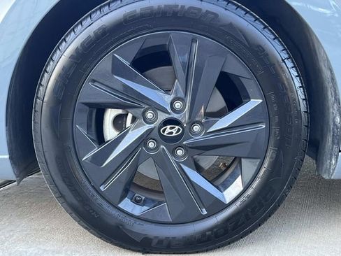 Used 2022 Hyundai Elantra SEL image 6