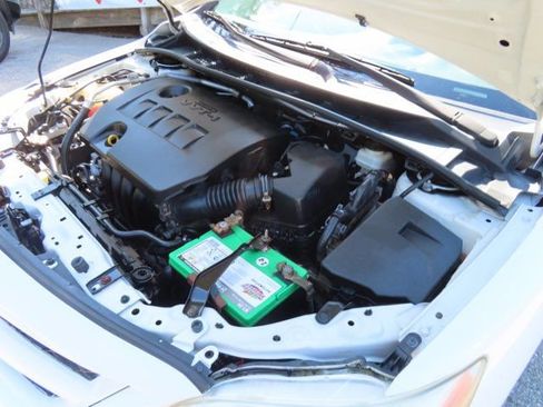 Used 2013 Toyota Corolla L FWD image 26