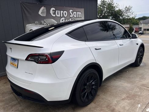 Used 2023 Tesla Model Y Long Range AWD/4WD image 32