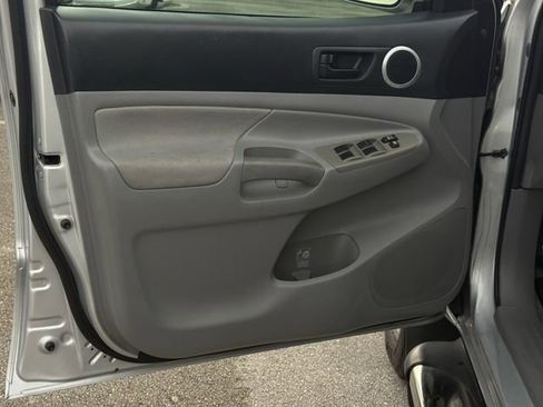 Used 2011 Toyota Tacoma PreRunner w/ TRD Sport Pkg RWD image 33