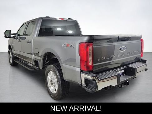 Used 2025 Ford F250 XLT AWD/4WD image 5