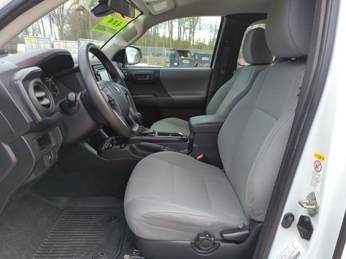 Used 2019 Toyota Tacoma SR image 10