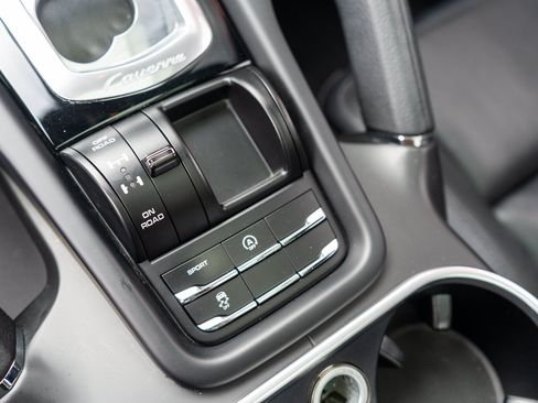 Used 2015 Porsche Cayenne S AWD/4WD image 25