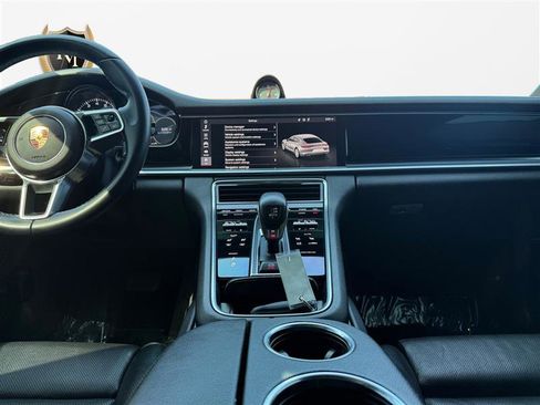 Used 2019 Porsche Panamera image 15