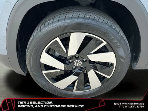 Used 2024 Volkswagen Atlas Cross Sport SE FWD image 45