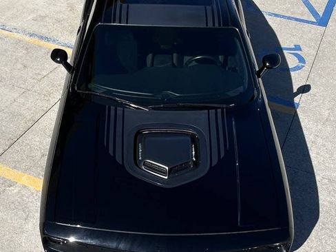 Used 2016 Dodge Challenger R/T image 12