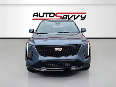 Used 2024 Cadillac XT4 Sport image 2