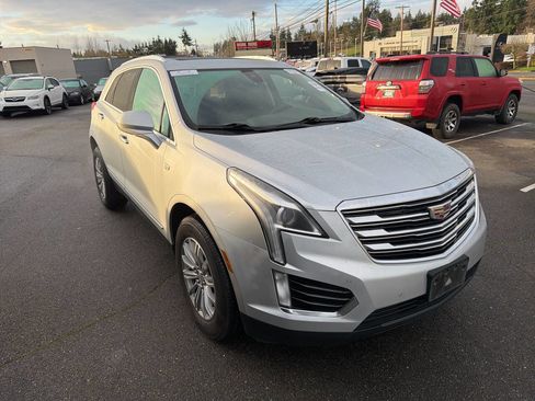 Used 2017 Cadillac XT5 Luxury w/ Driver Awareness Package image 4