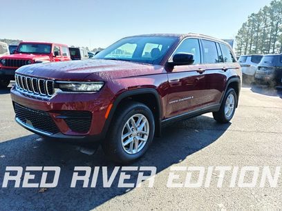 New 2026 Jeep Grand Cherokee Laredo w/ Trailer Tow Package