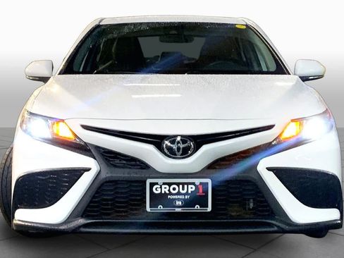 Used 2023 Toyota Camry SE AWD/4WD image 4
