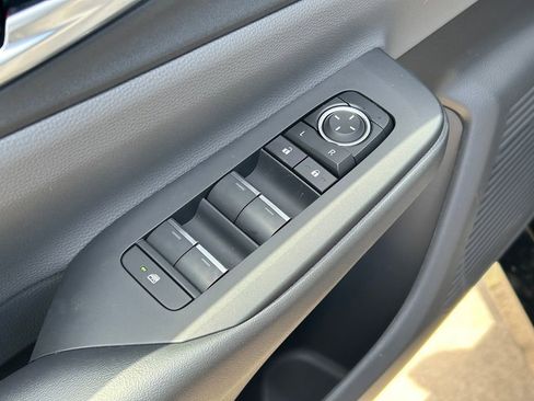 New 2026 Toyota Prius XLE FWD image 22