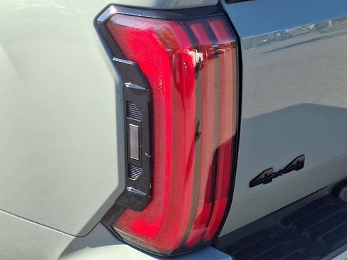 Used 2024 Toyota Tundra Platinum AWD/4WD image 11