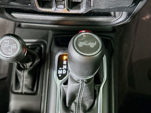 Used 2023 Jeep Wrangler Unlimited Sahara w/ Cold Weather Group AWD/4WD image 25