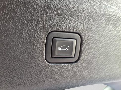 Certified 2021 Buick Enclave Essence w/ Trailering Package, 5000 lbs. AWD/4WD image 23