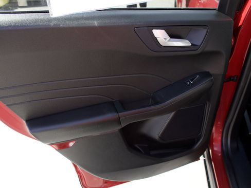 Used 2023 Ford Escape Platinum AWD/4WD image 24