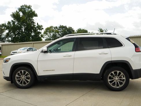 Used 2019 Jeep Cherokee Latitude Plus w/ Comfort/Convenience Group FWD image 22