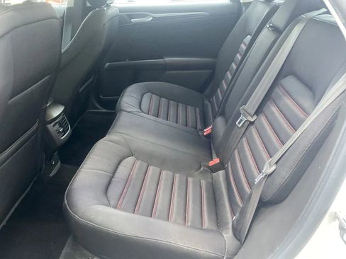 Used 2016 Ford Fusion SE w/ Equipment Group 201A image 11