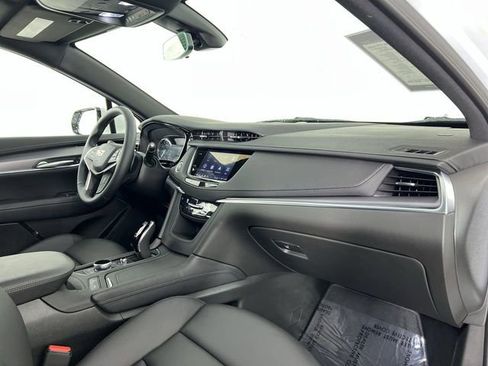 Used 2025 Cadillac XT5 Luxury image 29