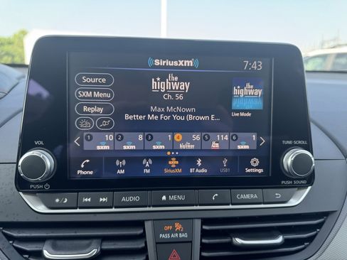 New 2025 Nissan Altima 2.5 SR image 16