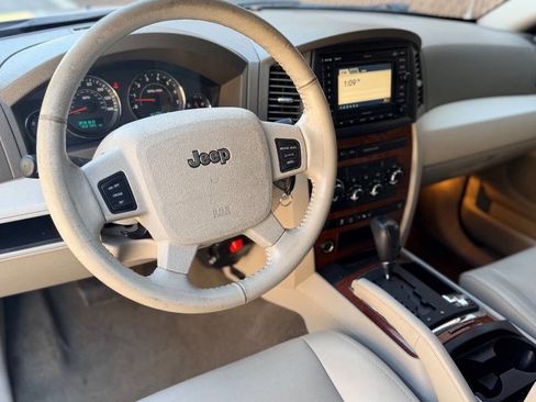 Used 2005 Jeep Grand Cherokee Limited AWD/4WD image 10