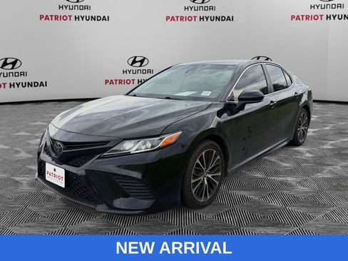 Used 2018 Toyota Camry SE FWD image 7