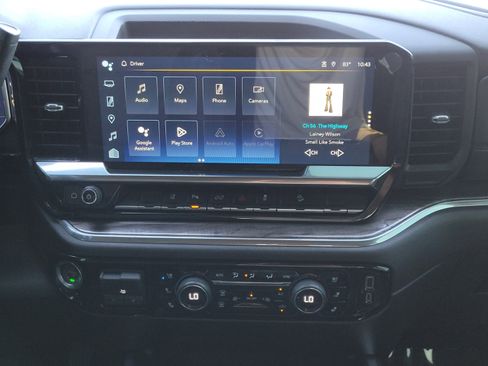 Used 2024 Chevrolet Silverado 2500 LTZ w/ LTZ Convenience Package image 19