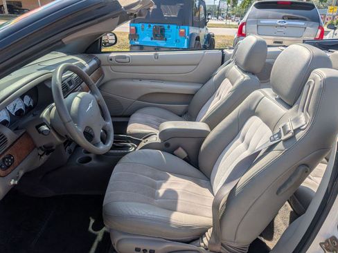 Used 2006 Chrysler Sebring Touring w/ Spring Special Group FWD image 9