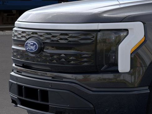 New 2025 Ford F150 Lightning Platinum AWD/4WD image 17