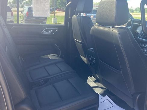 Used 2024 Chevrolet Suburban Z71 AWD/4WD image 14