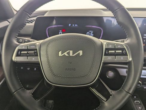 Used 2024 Kia Telluride EX w/ EX Captain's Chair Package FWD image 14