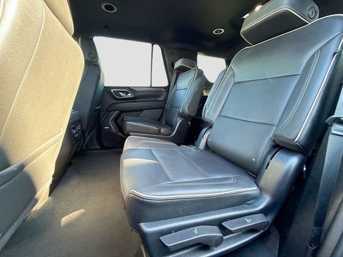 Used 2023 Chevrolet Tahoe Premier AWD/4WD image 28
