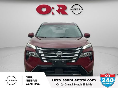 Used 2024 Nissan Rogue Platinum w/ Platinum Premium Package image 2