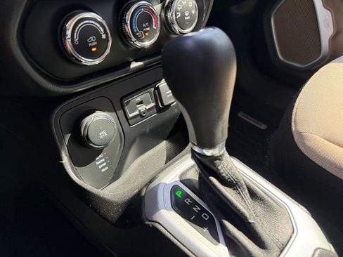 Used 2017 Jeep Renegade Sport w/ Power & Air Group AWD/4WD image 10