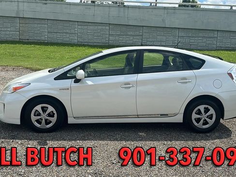 Used 2015 Toyota Prius Two FWD image 1