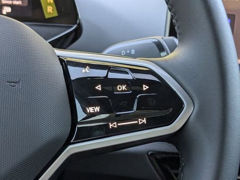 New 2025 Volkswagen ID.4 Pro image 31