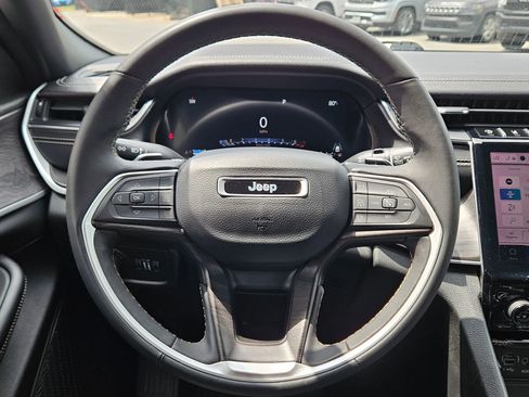 Used 2024 Jeep Grand Cherokee L Limited w/ Luxury Tech Group II AWD/4WD image 15