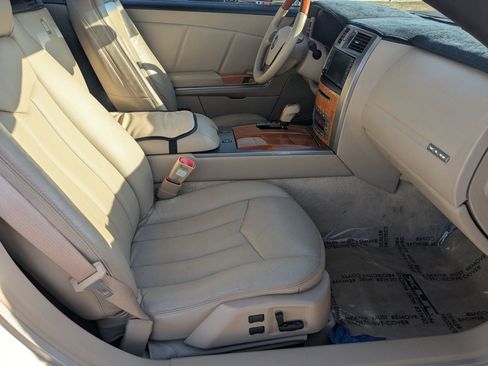 Used 2007 Cadillac XLR Base image 22